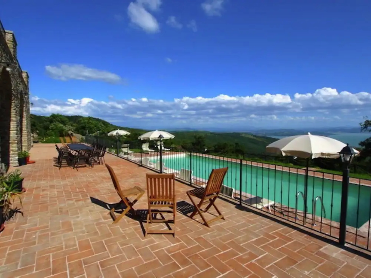 Lovely Villa in Tuoro sul Trasimeno with Pool