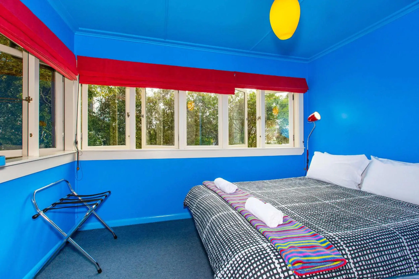 Waterfront Bach - Raglan Bach