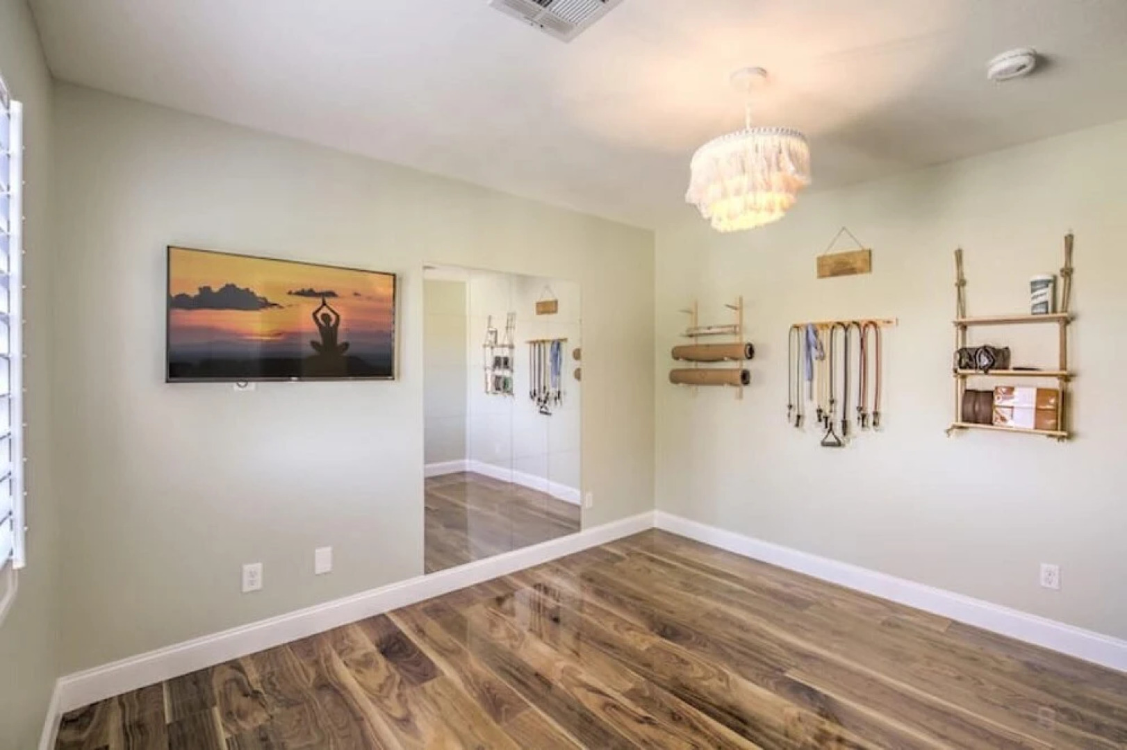 ZEN Retreat Jacuzzi Fire Pit BBQ Hammocks Patio Yoga Room Parking