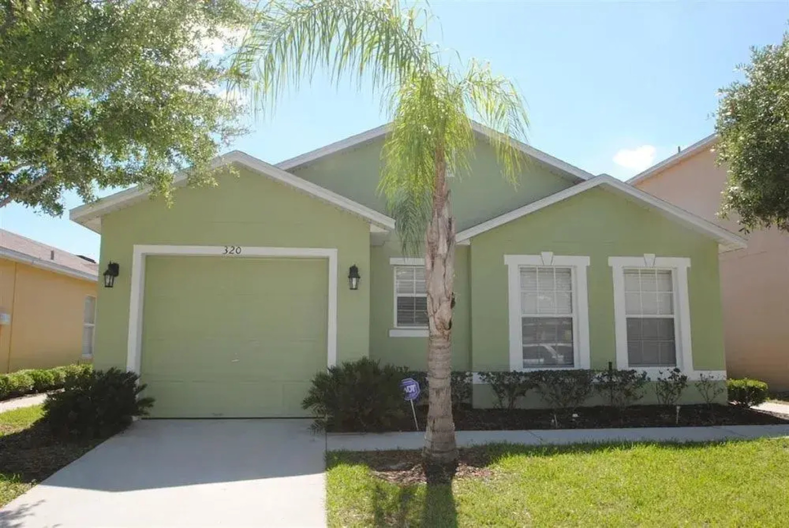 320EP Sandy Shores 3 Br villa by RedAwning