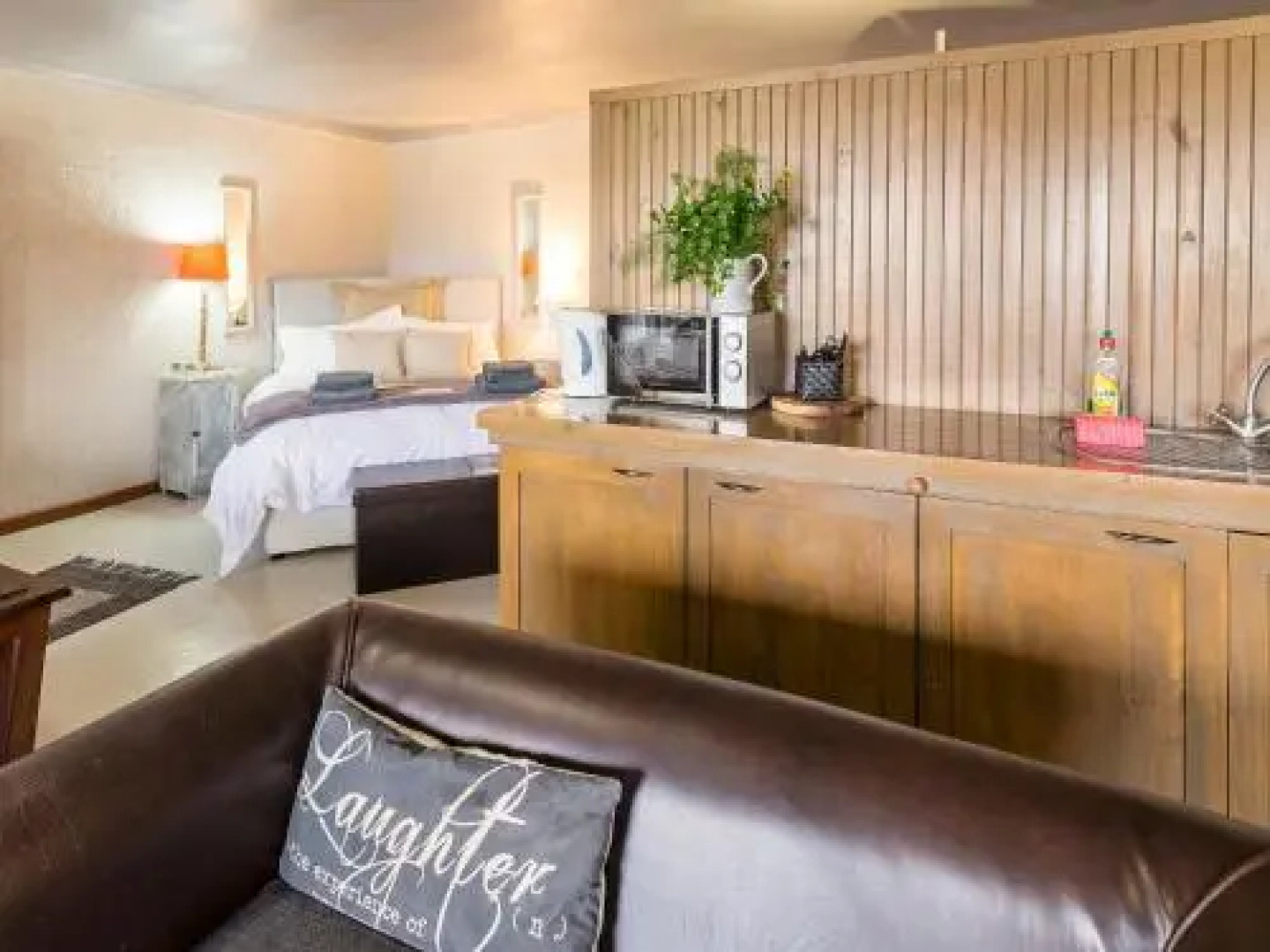 Waterside Le Bonheur Croc Farm