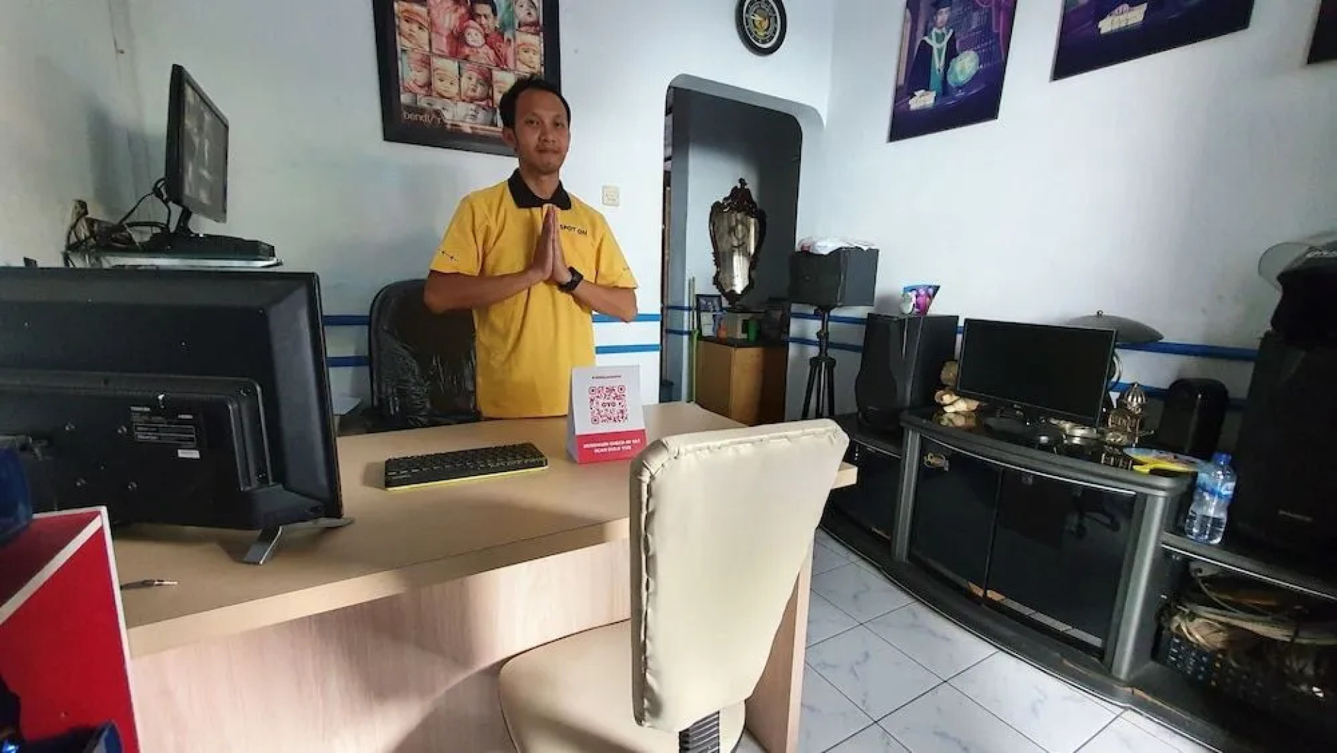 OYO 2302 Blue House Costel Syariah