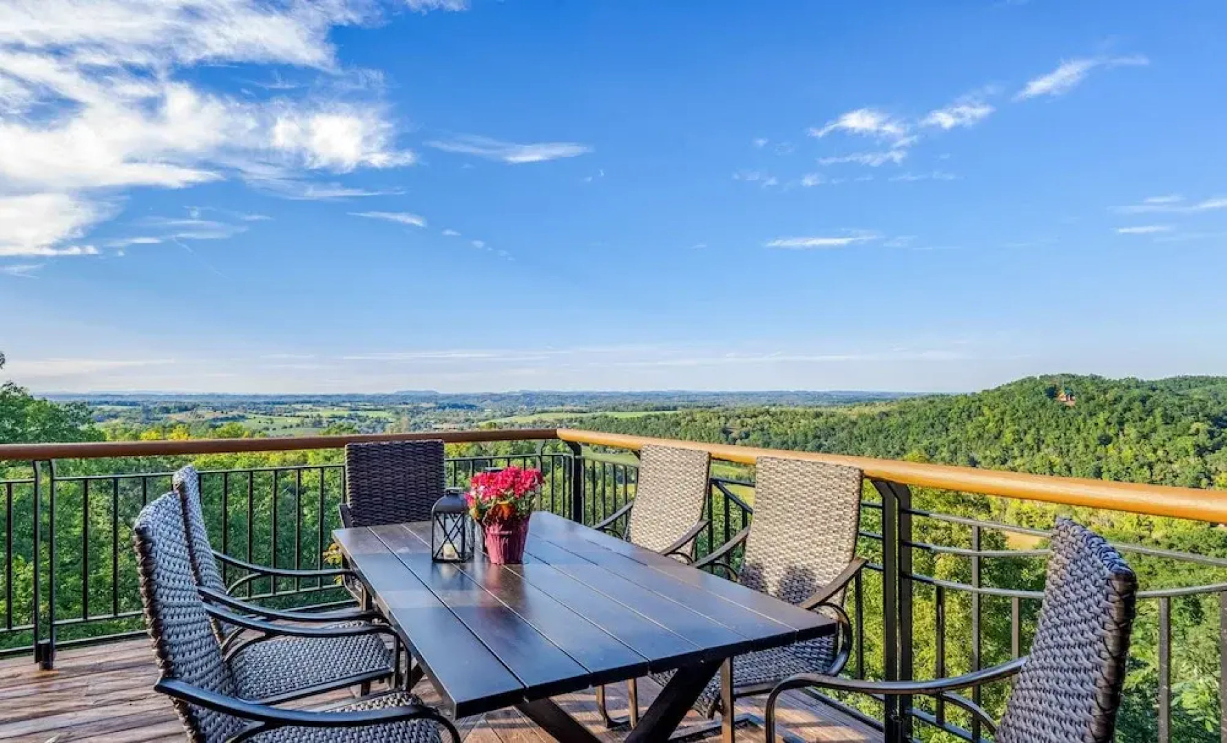Tanglewood Mountain Lodge 8 Bedroom Residence by RedAwning