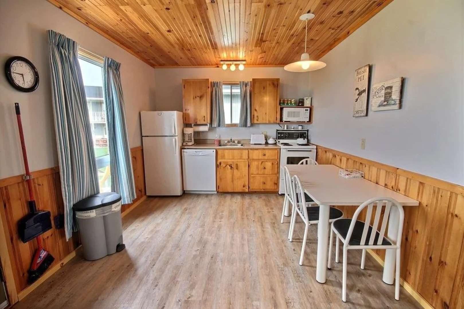 Cavendish Bosom Buddies Cottages and Suites