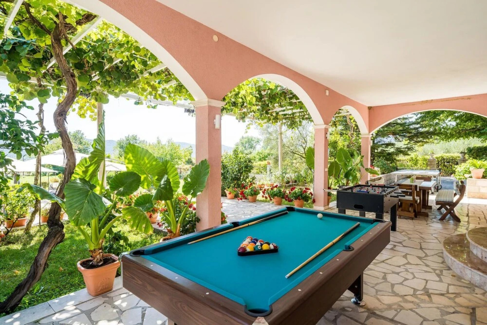 Awesome Home in Gruda with Outdoor Swimming Pool, Hot Tub & 4 Bedrooms