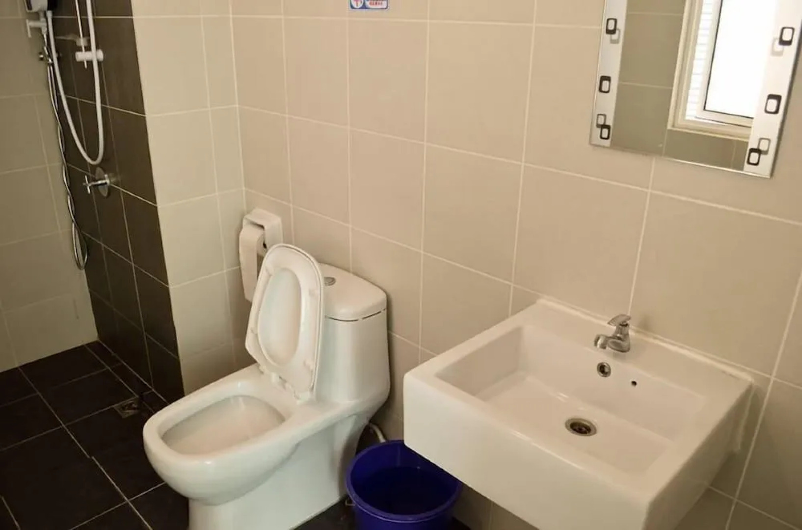 Summertime Arena Suite 1