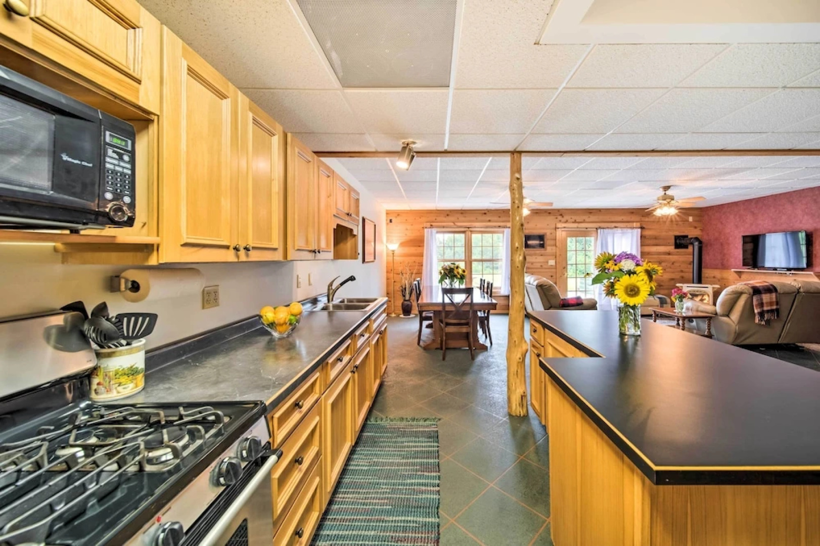 Rustic Keosauqua Gem: Fire Pit & Lake Sugema Views