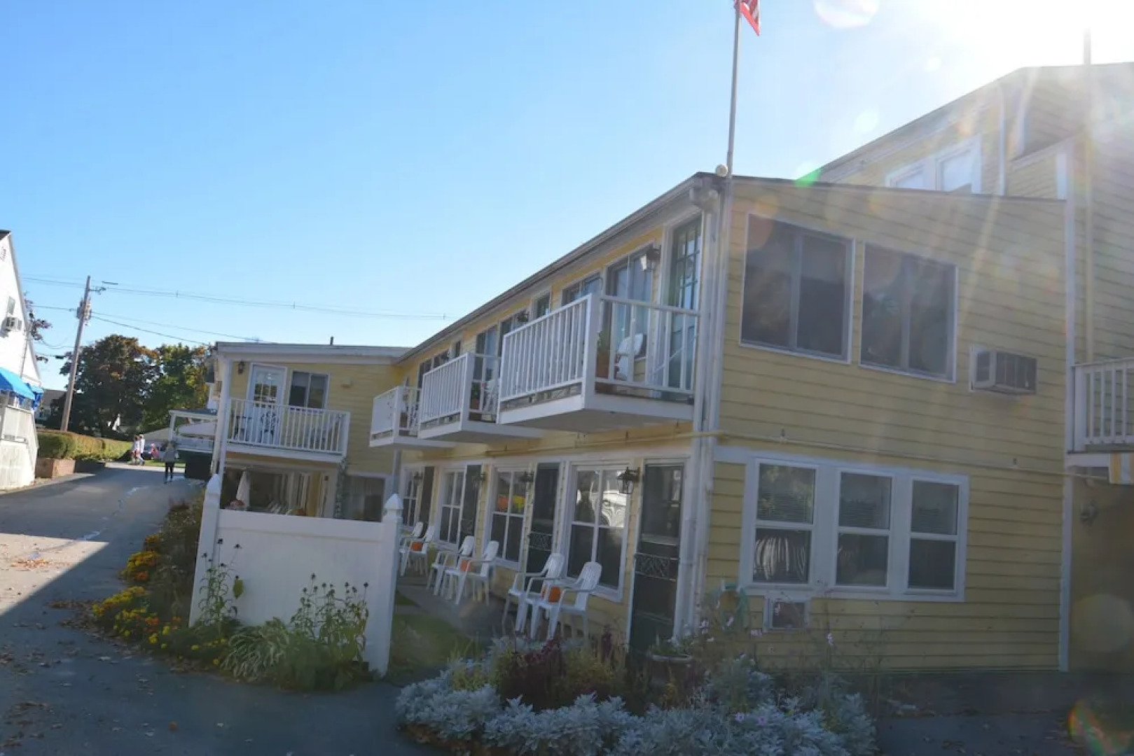 Betty Doon Motor Hotel