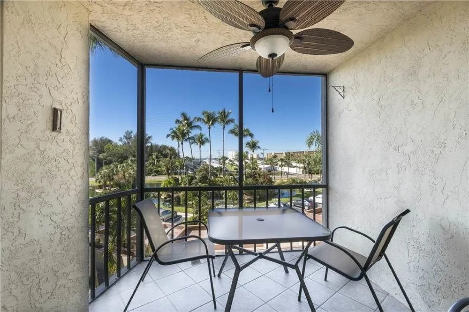 Harbor Towers Yacht Pool 1 Br Condo by RedAwning