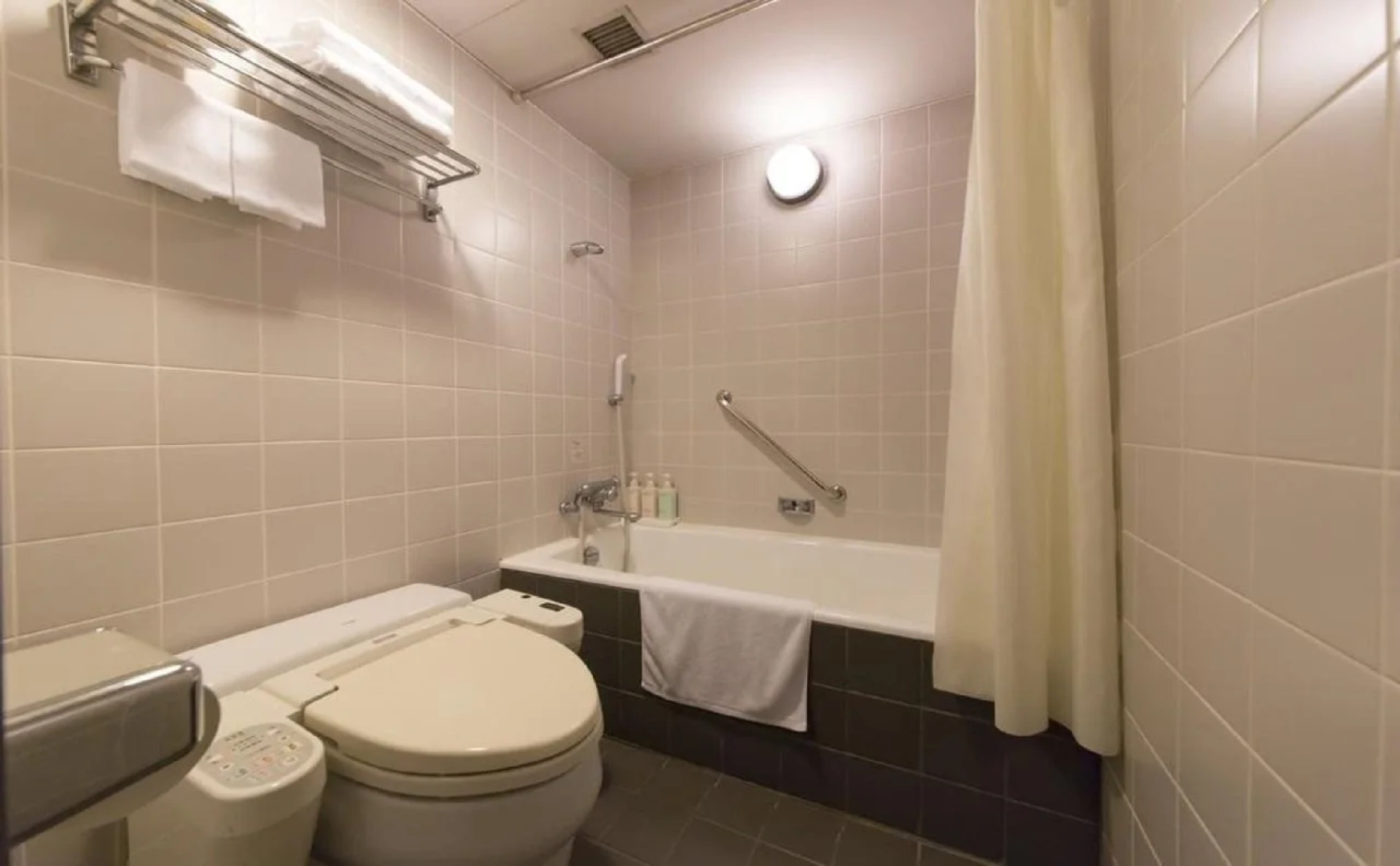 MINAMISENRI Crystal Hotel