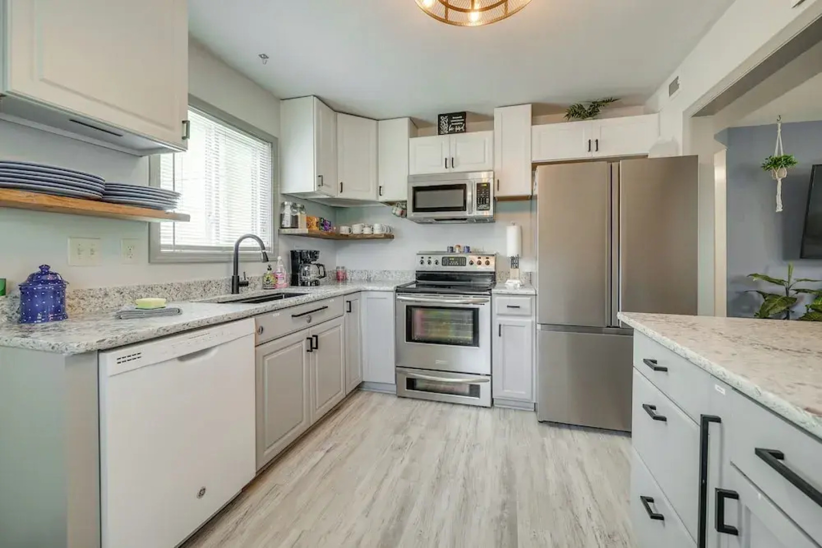 Family-friendly Leland Home w/ Patio & Grill