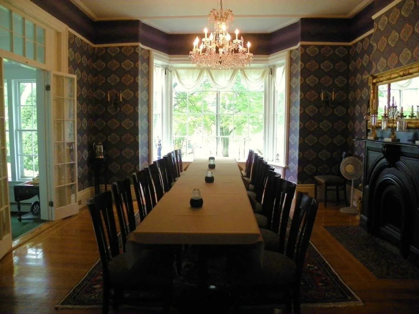 Homeport Inn and Tavern