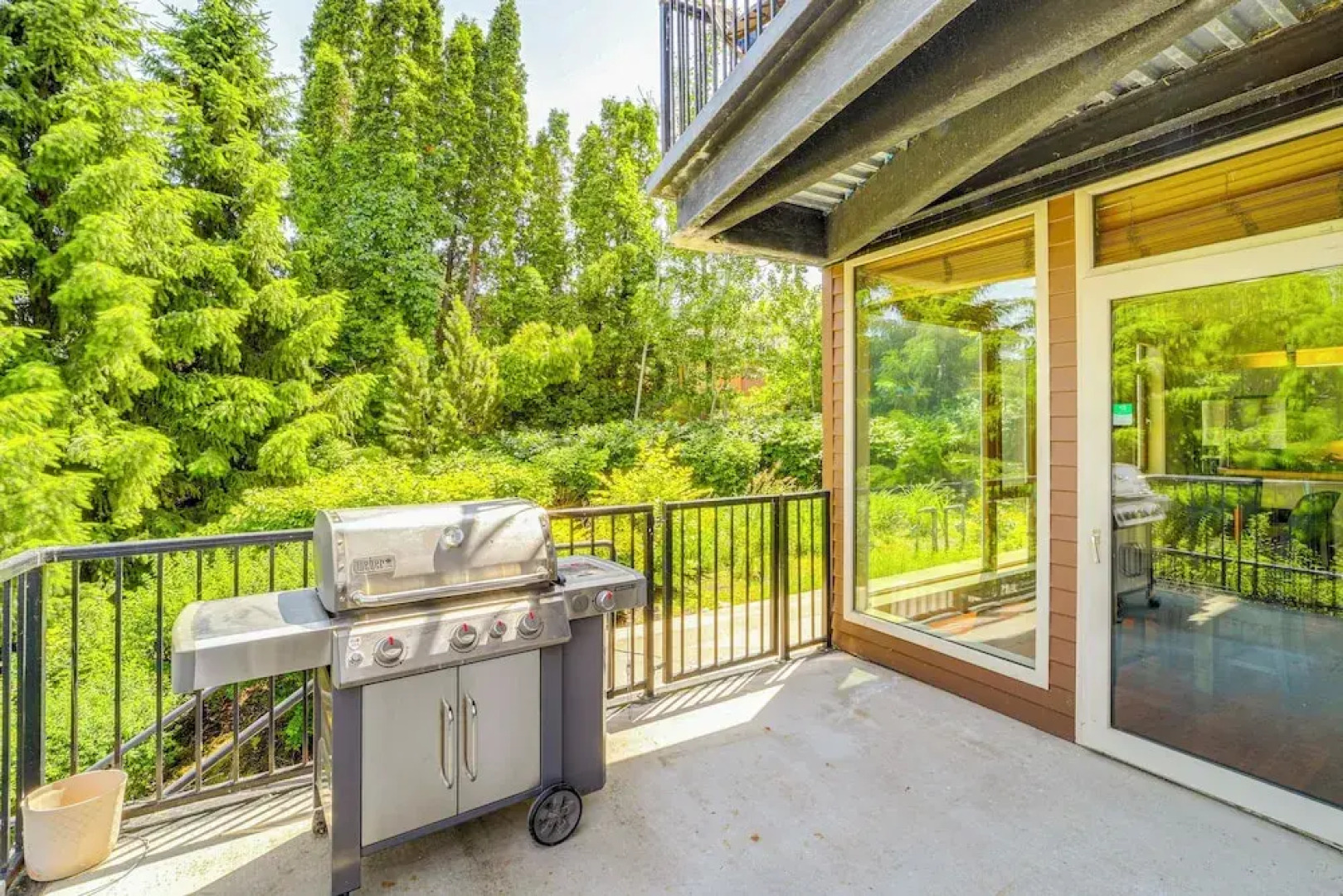 Steps to Lake Chelan: Condo w/ Resort Amenities!