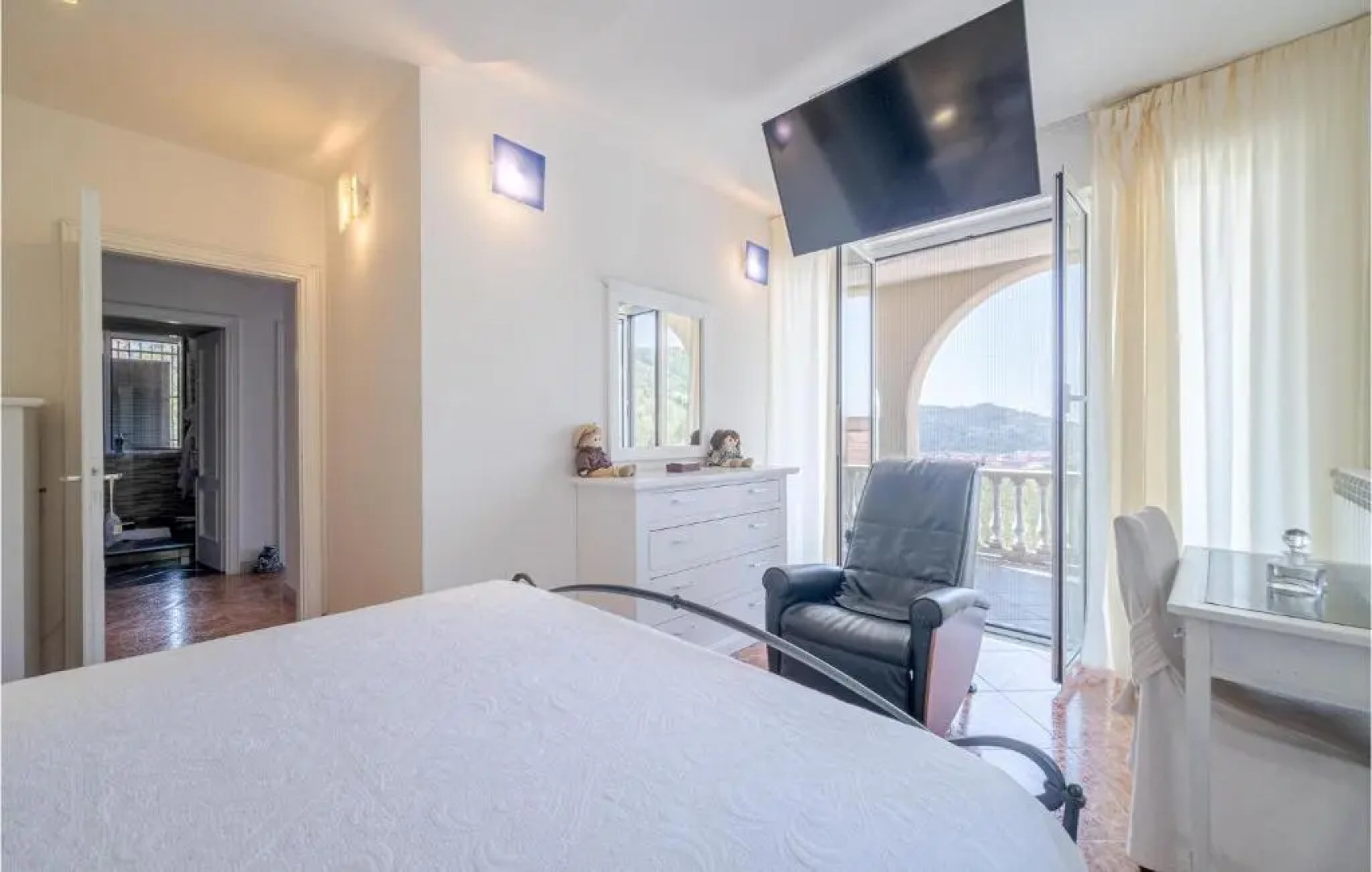 Amazing Home in Chiavari With Outdoor Swimming Pool, 5 Bedrooms and Wifi