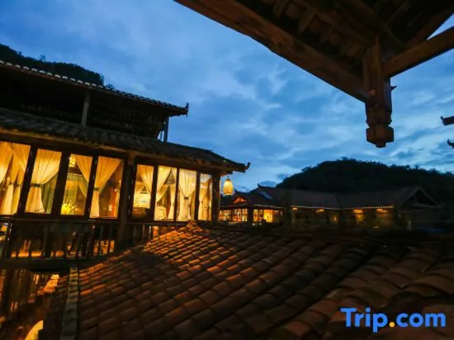 Tung lei small courtyard home