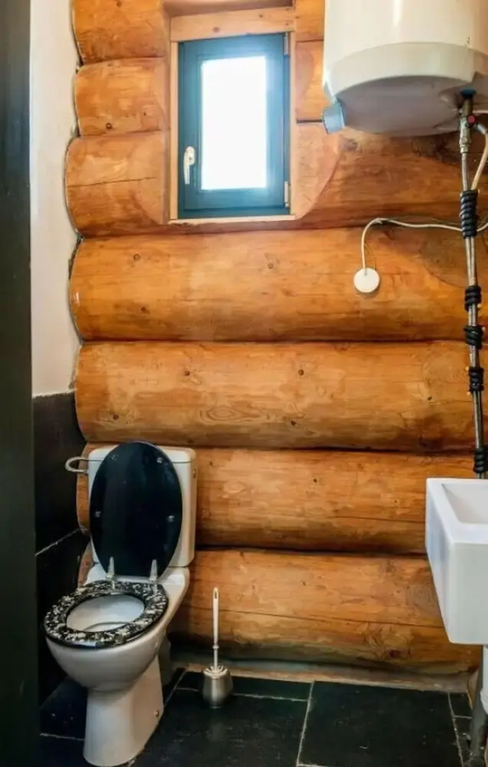 Spacious Holiday Home With Internet