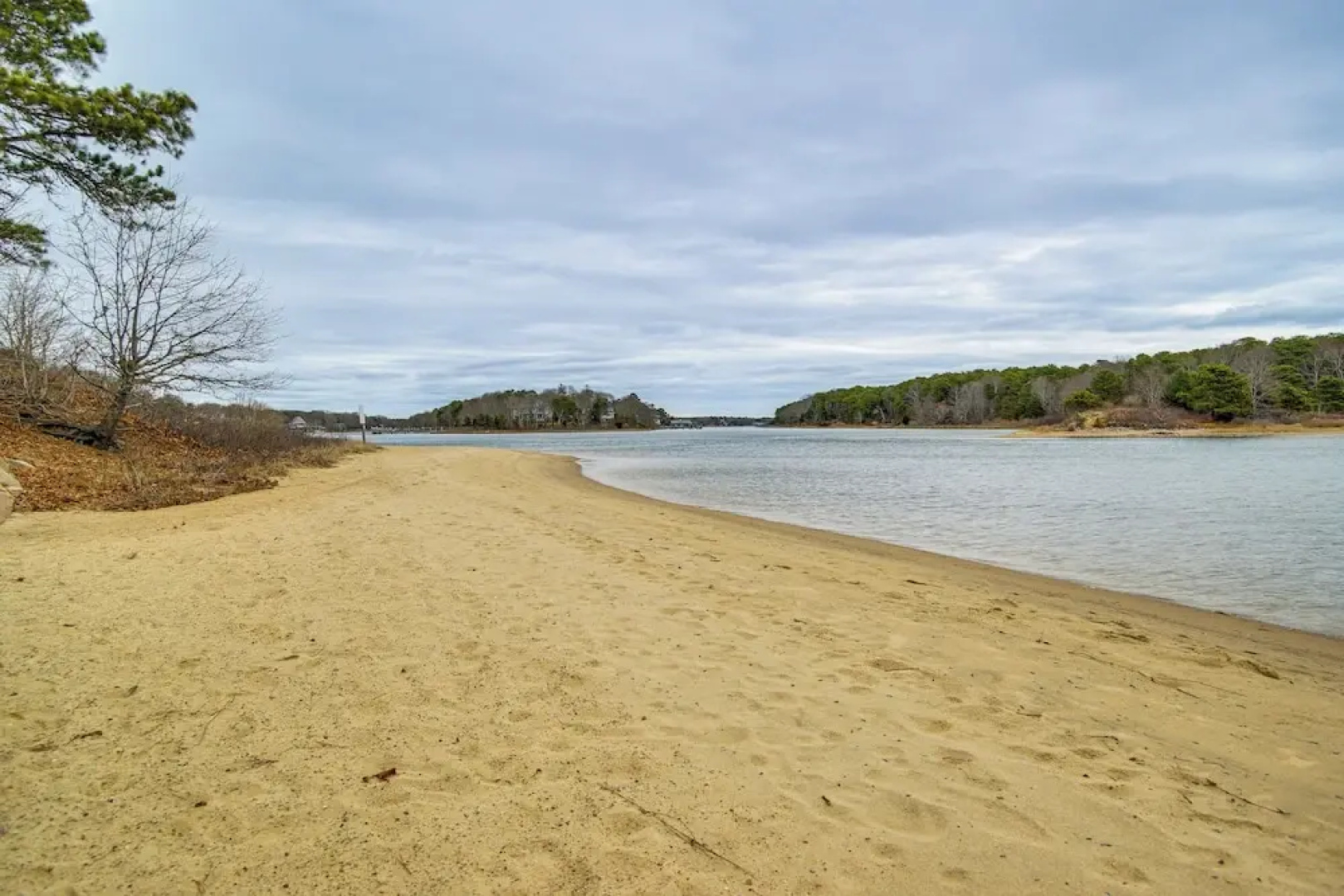 Near Beaches & Trails: Home in East Falmouth