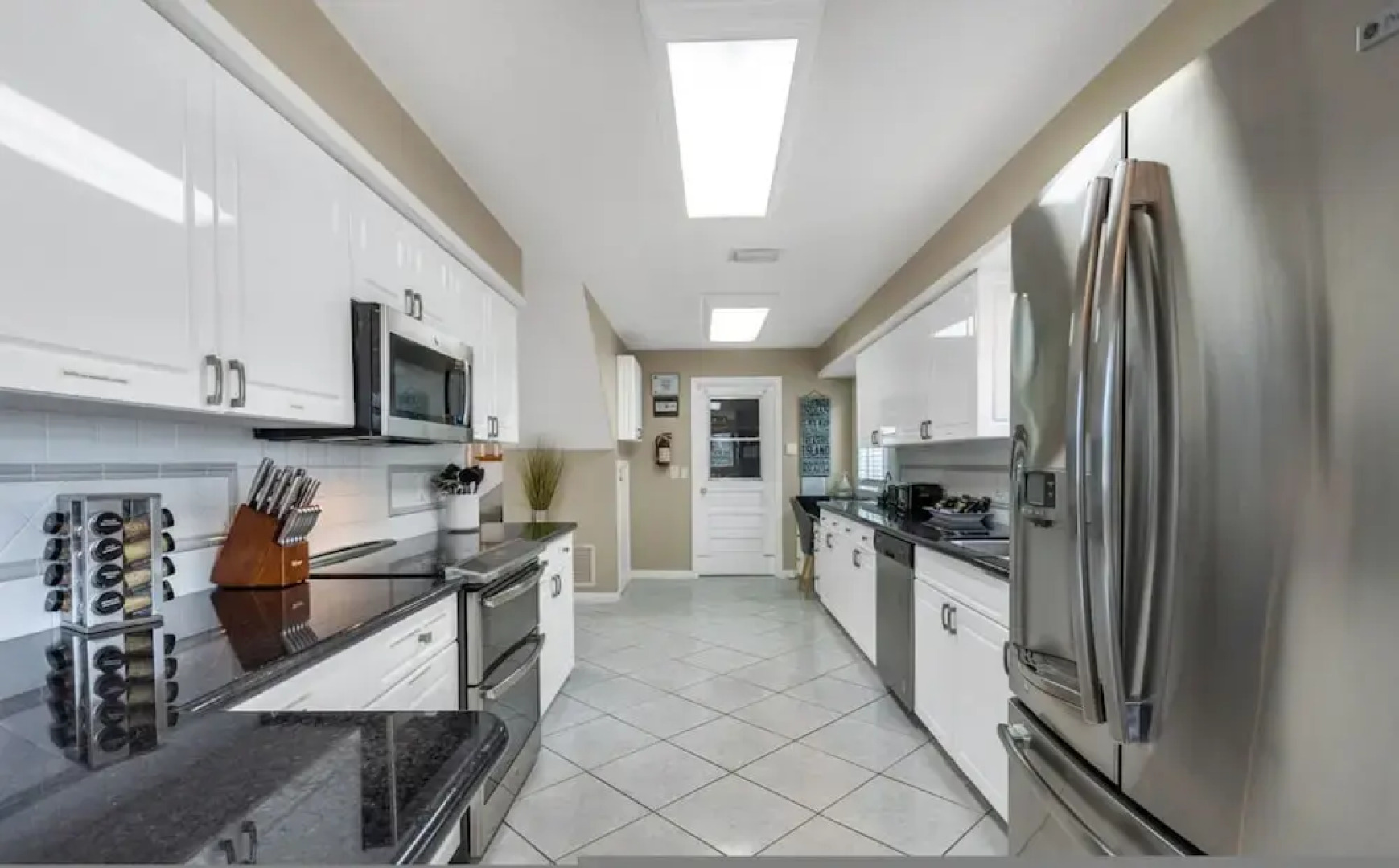 Azule - Waterfront Villa With Private Dock