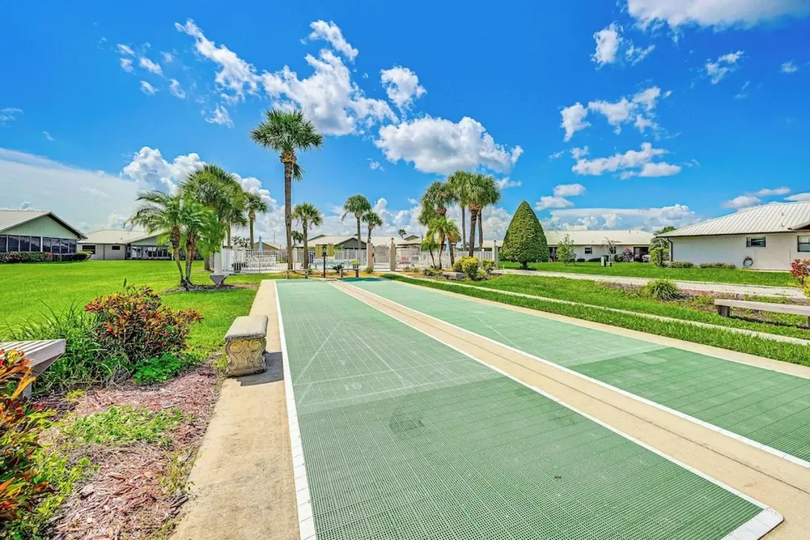 Sunny Canal-view Villa w/ Lanai in Sebring!