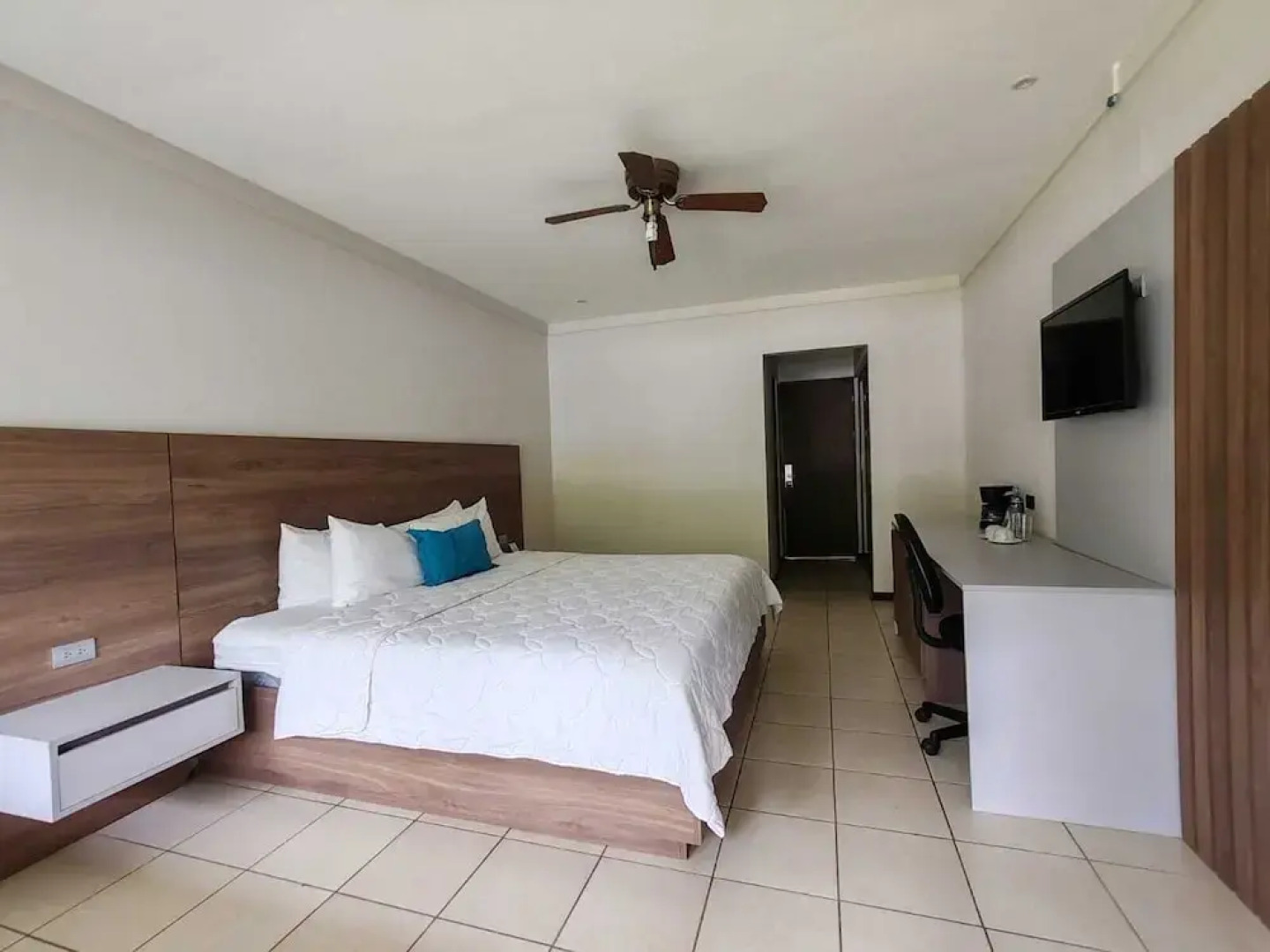 Puerto Azul Residences