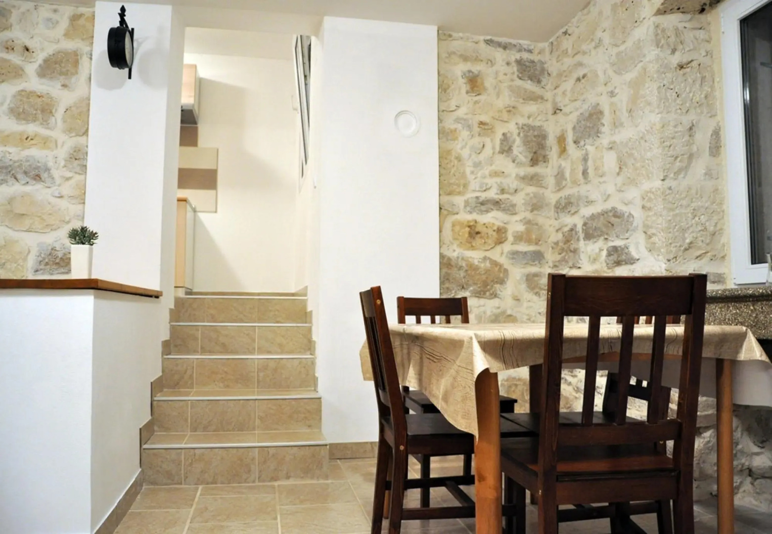 Oasis - SA1(2+2) in Veli Rat