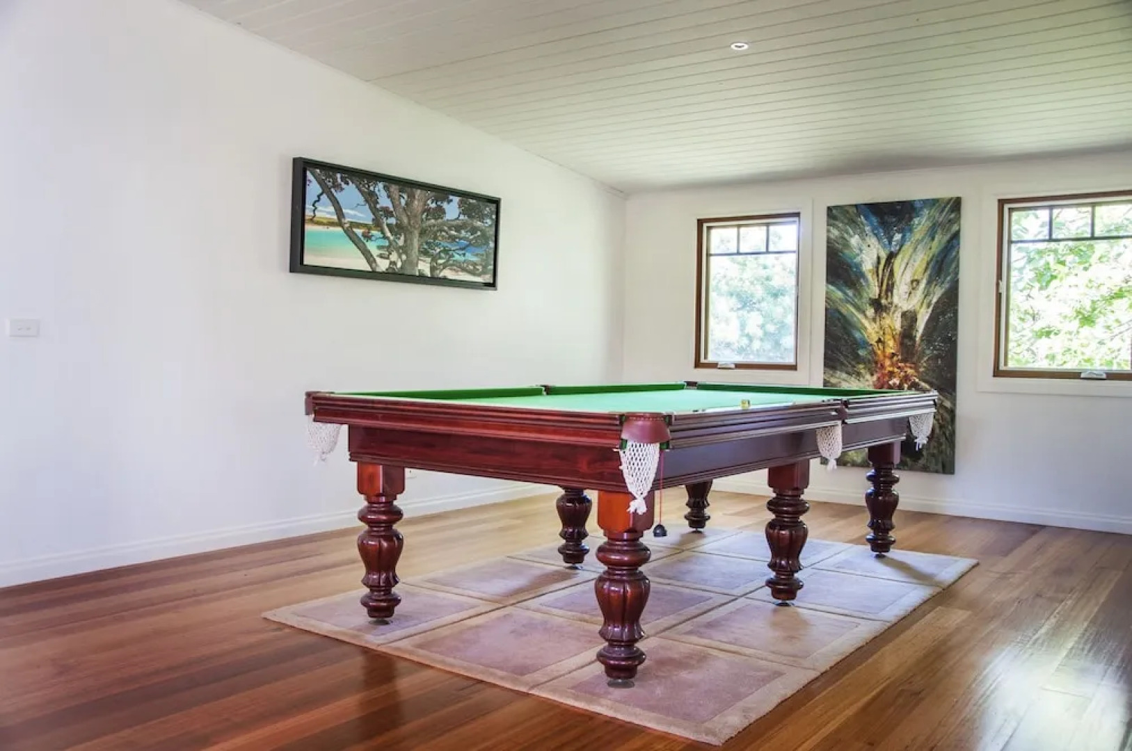 Johanna NEW MODERN HOUSE