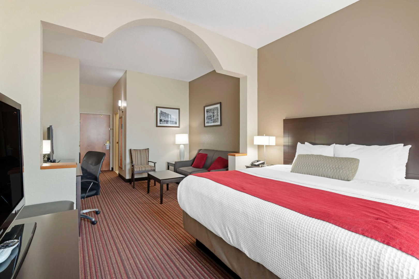 Best Western Plus Bradbury Inn & Suites