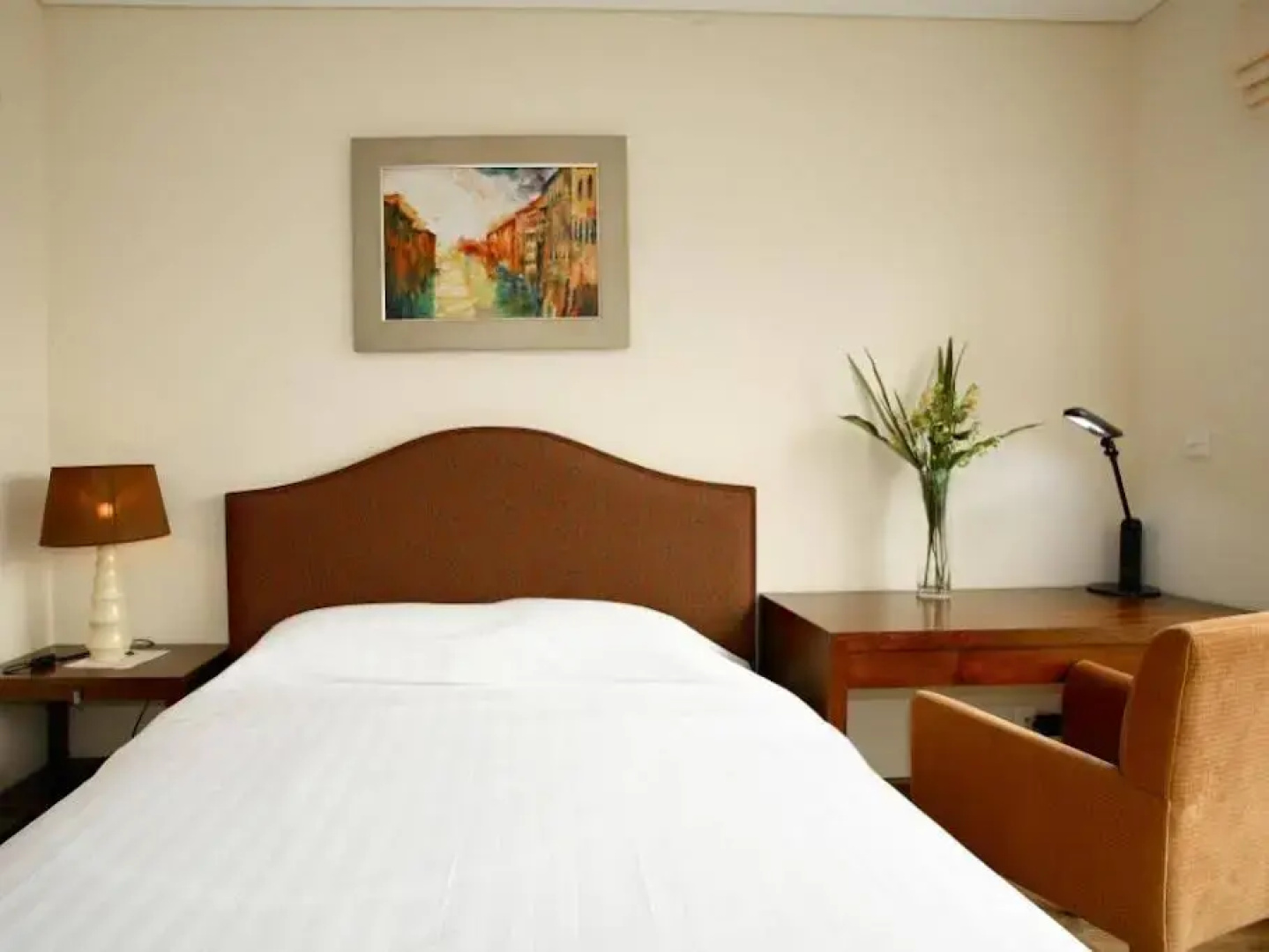 Lancaster Saigon Serviced Apartments Le Thanh Ton