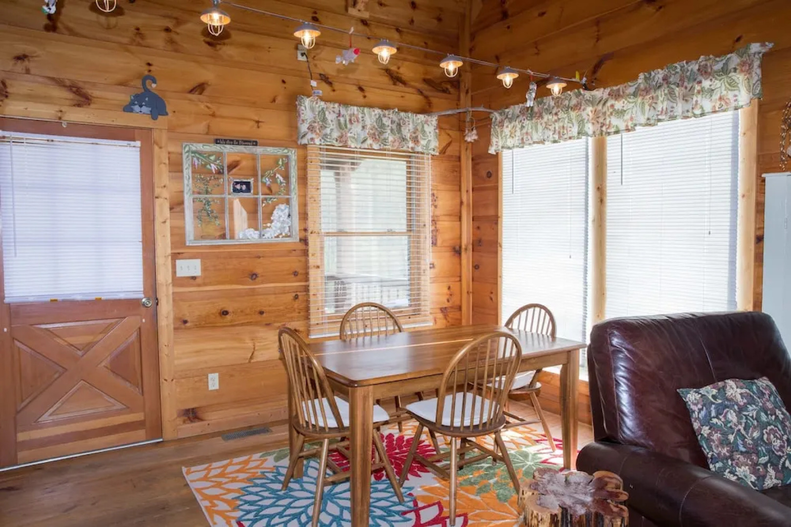 On Mountain Time - One Bedroom Cabin