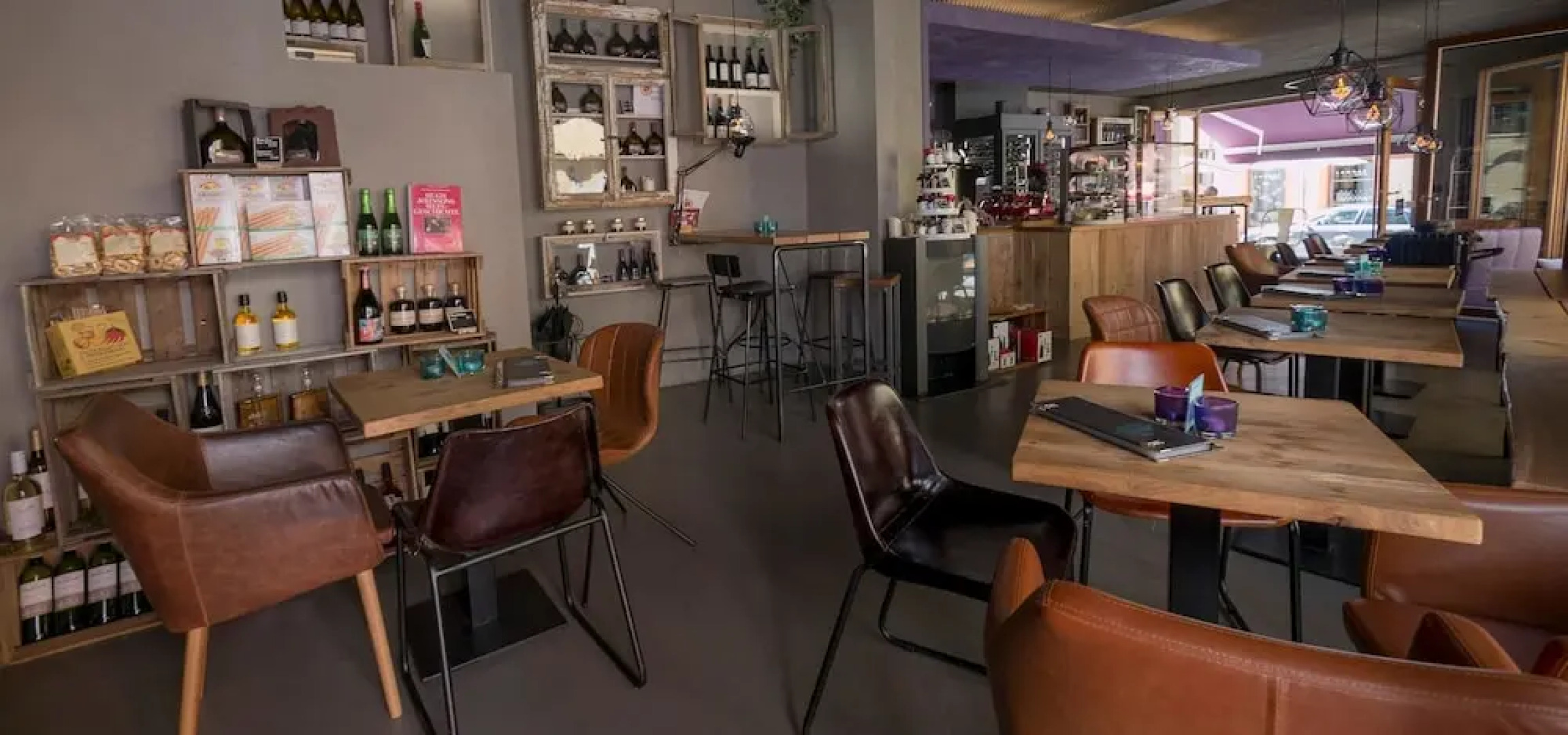 Weinbar und Hotel FahrAway