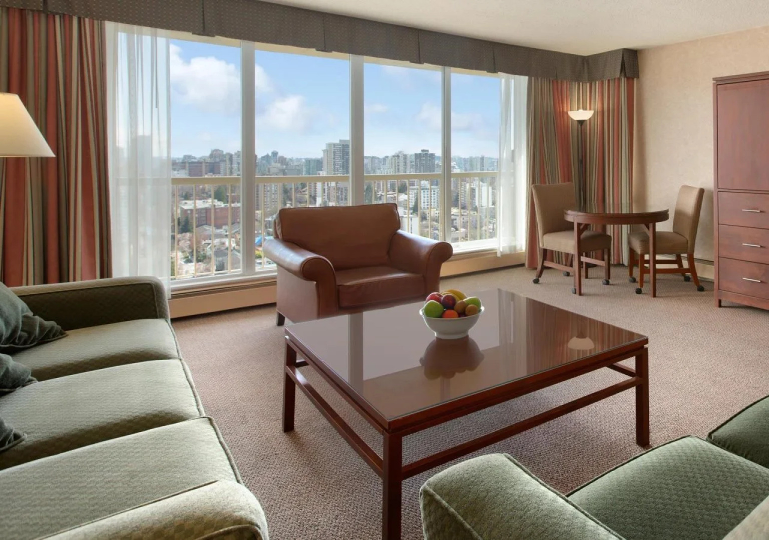 Coast Plaza Hotel and Suites