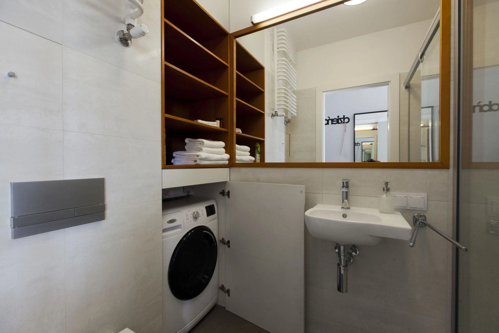 Good Time Apartments-Old Town Residence