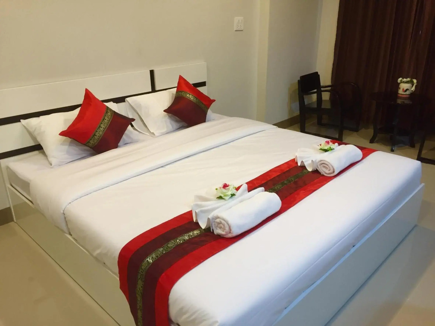 Retro Twin Home at Maesot