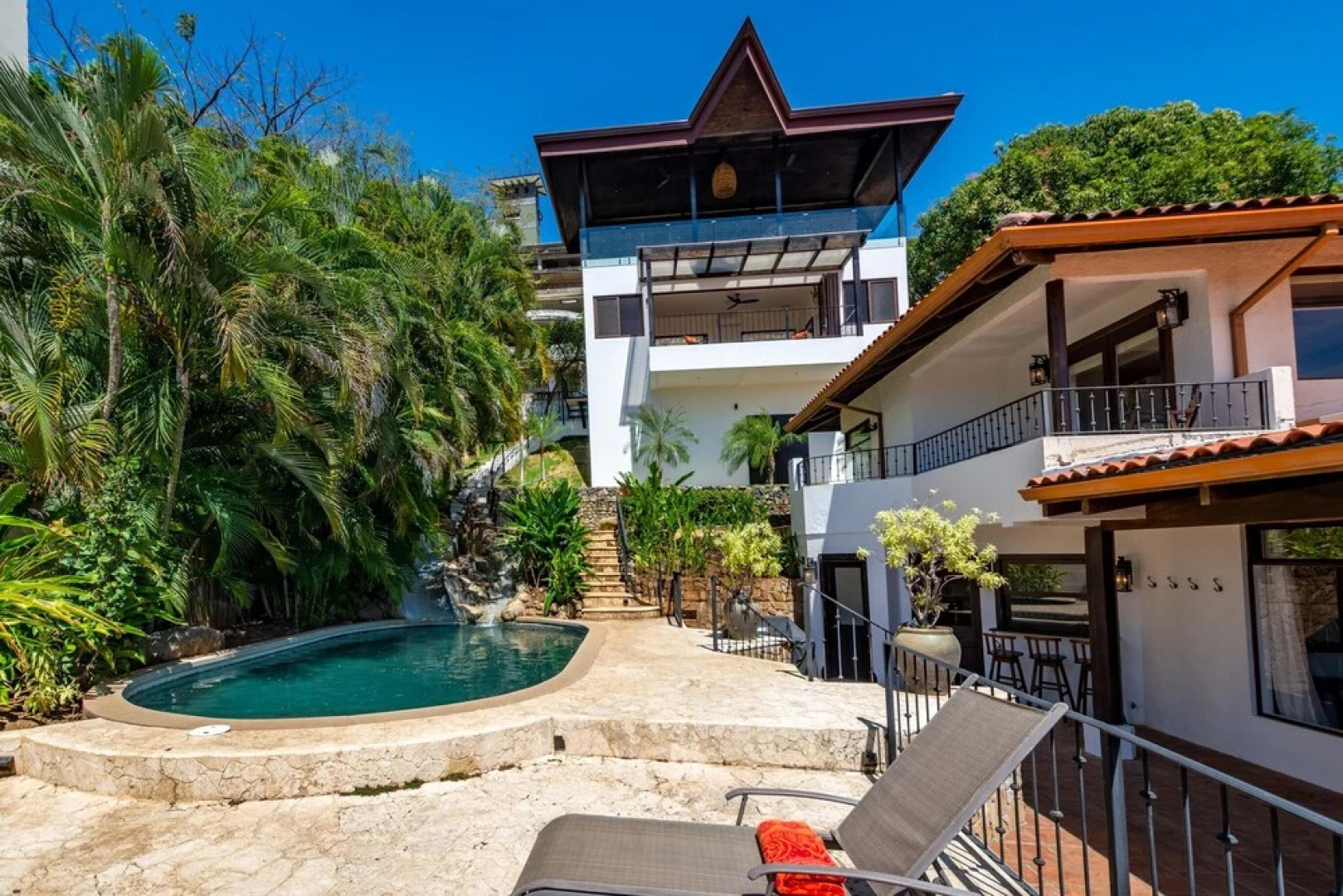 Luxury Flamingo home with ocean view sleeps 10 - walking distance from beach