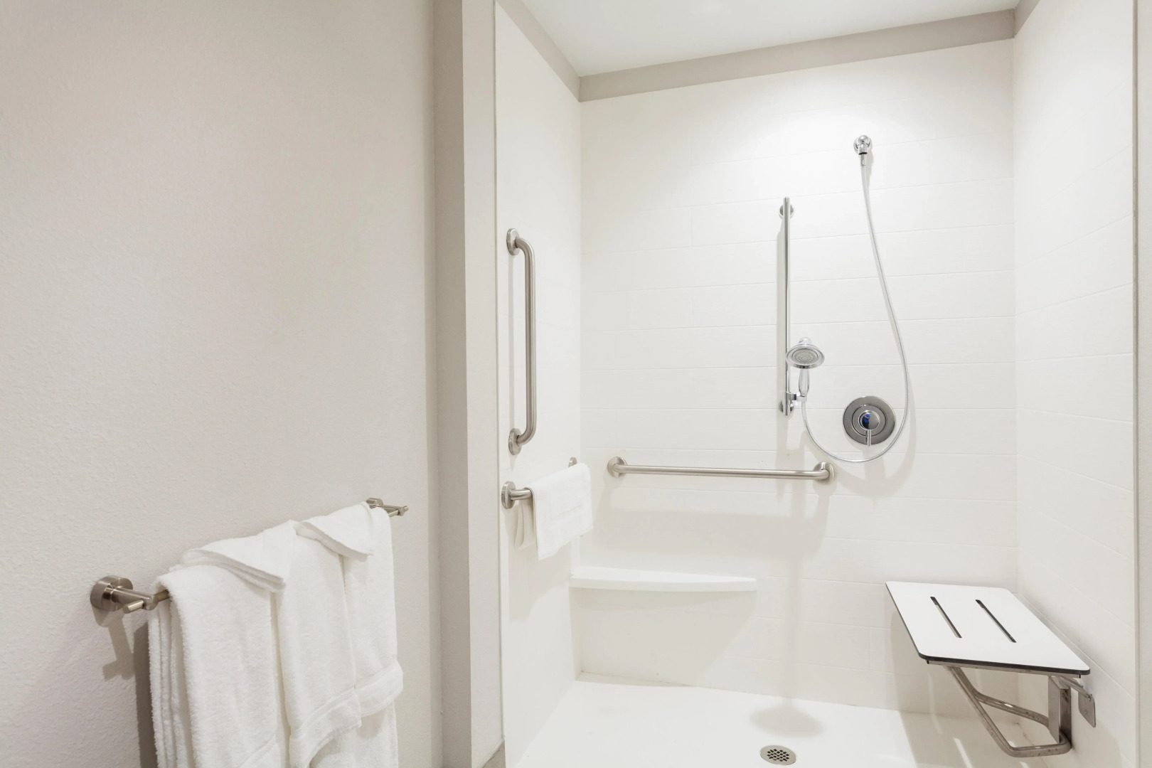 Holiday Inn Express & Suites Panama City Beach - Beachfront by IHG