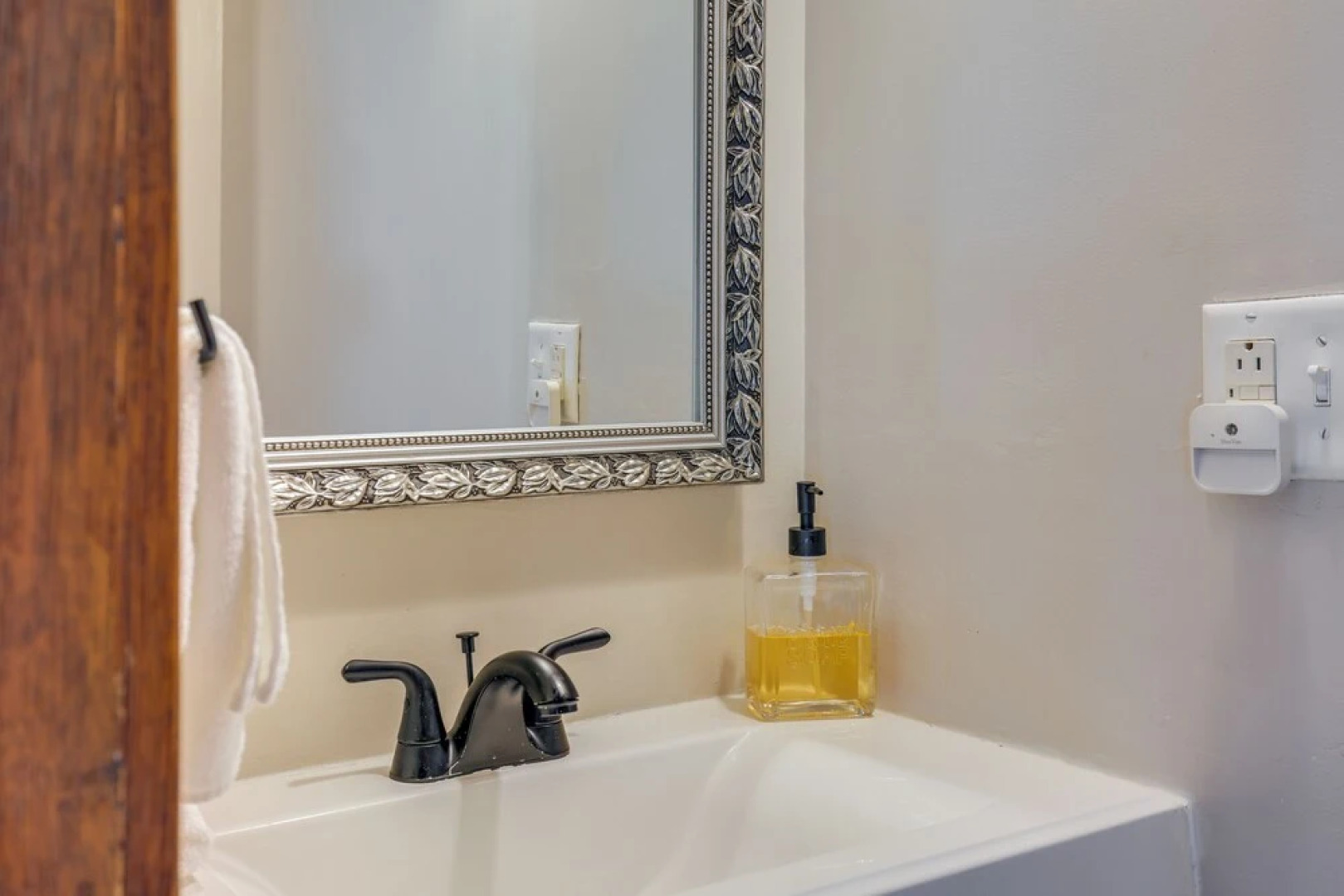 New York Vacation Rental w/ Covered Porch