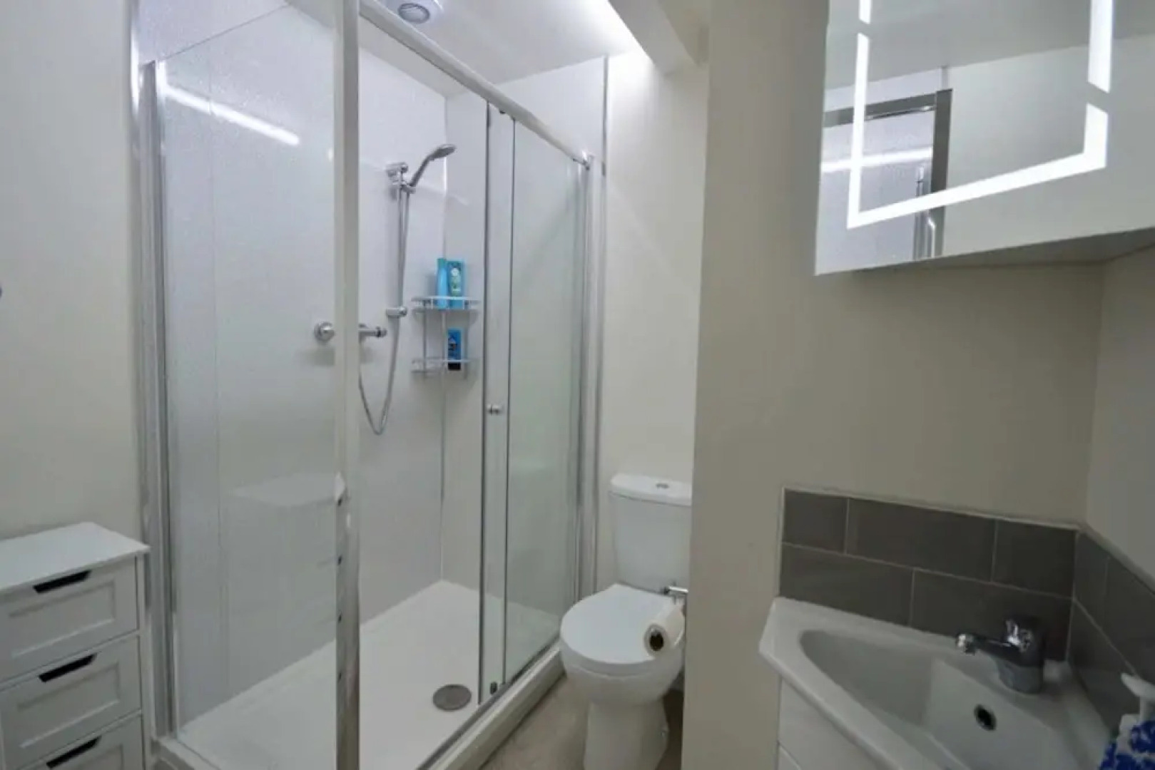 Modern Flat With Parking