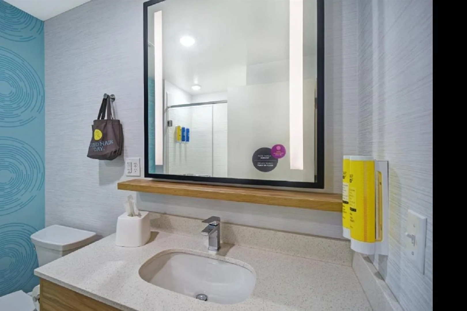 Tru by Hilton Grand Rapids Airport