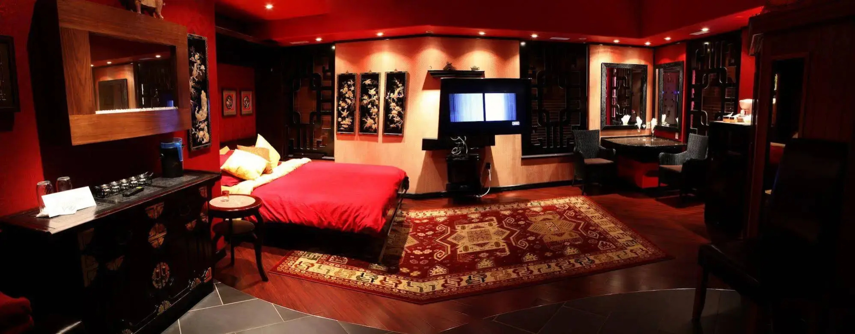 Mariaggi's Theme Suite Hotel & Spa