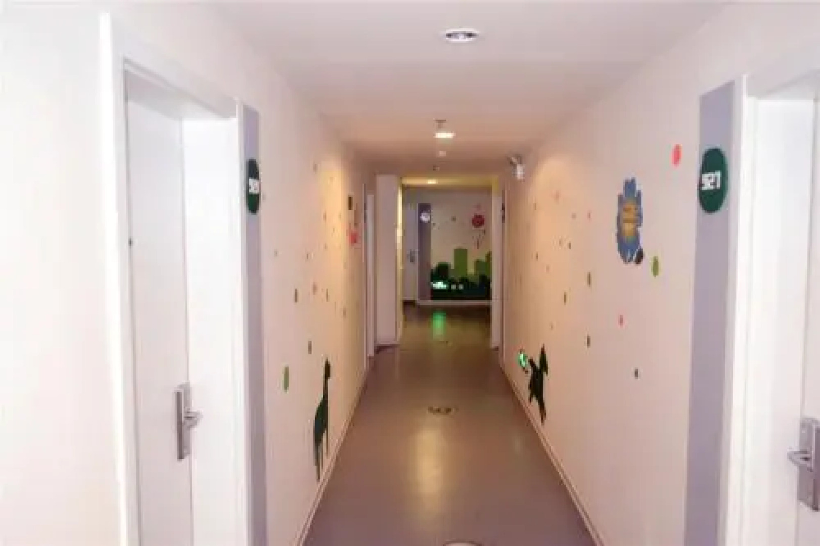 Qian Li Xing Inn Xin Hua Ji Mao Branch