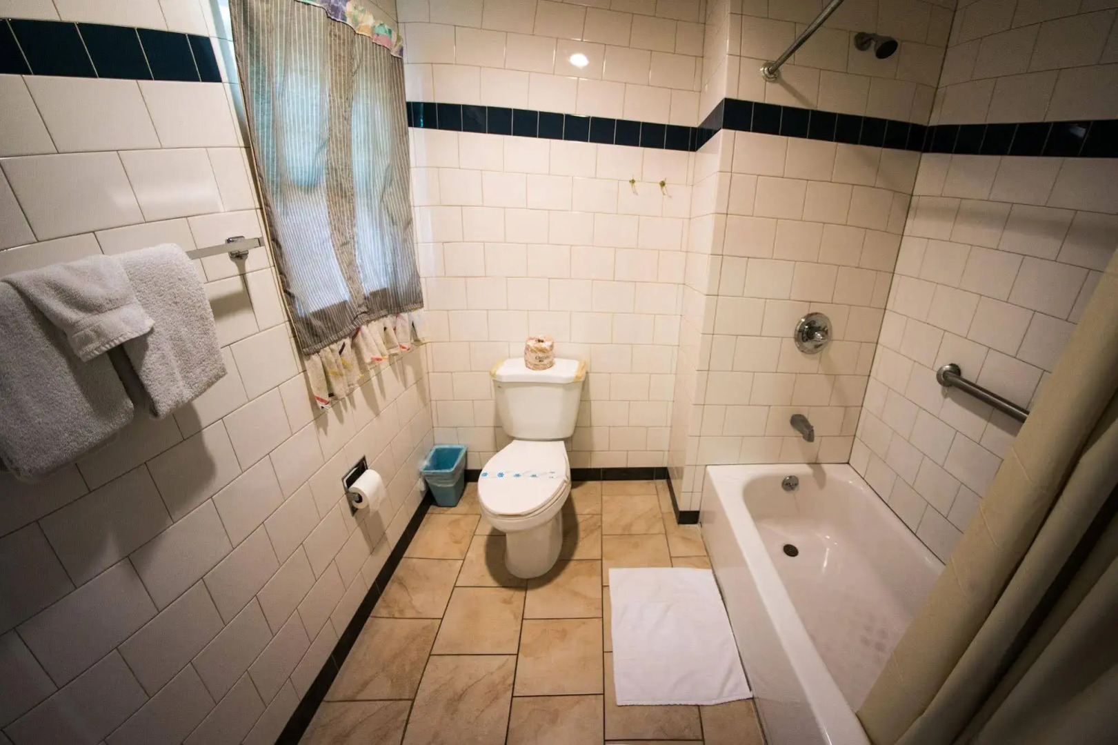 Hollywood La Brea Inn