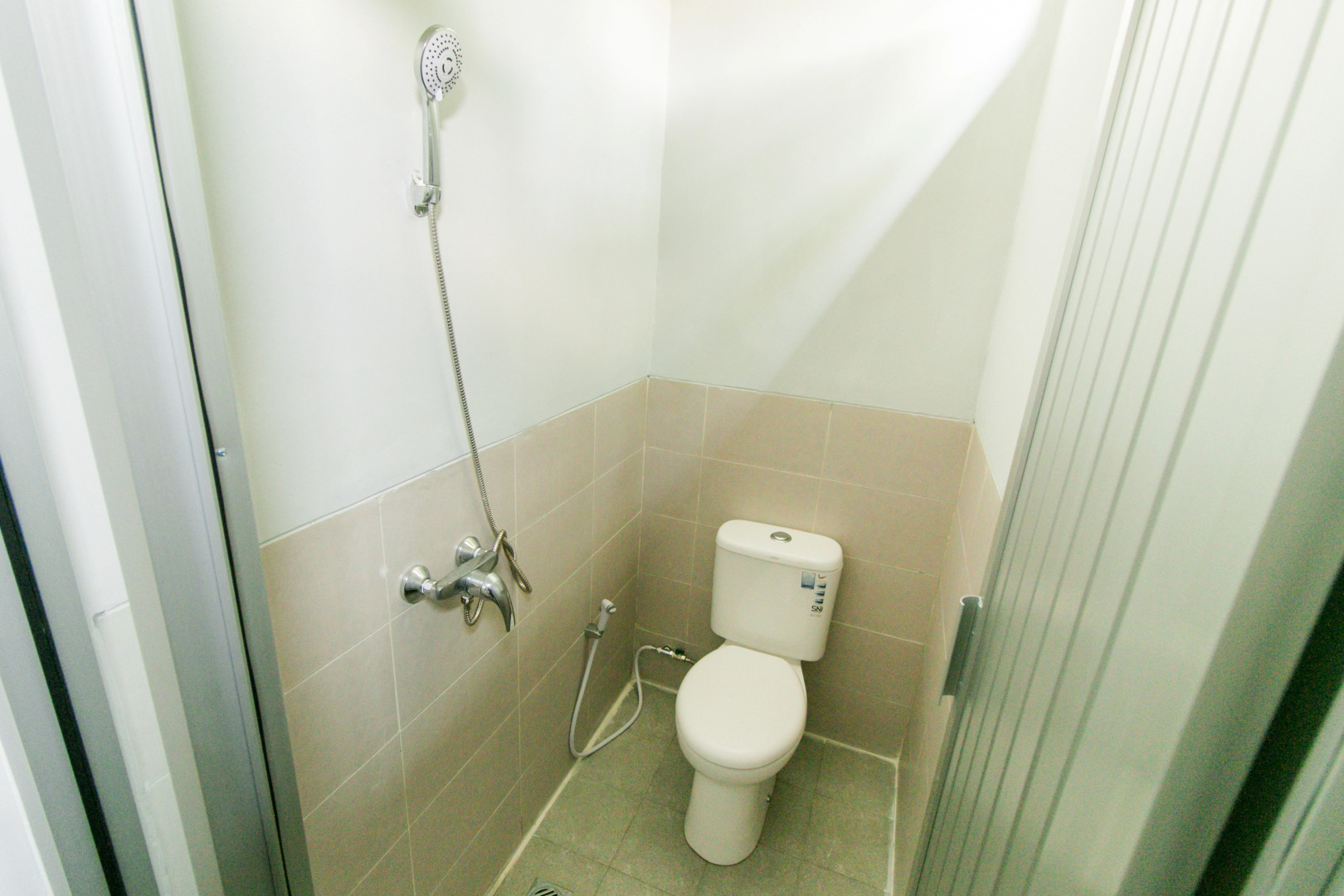 Capital O 1898 Louise Place