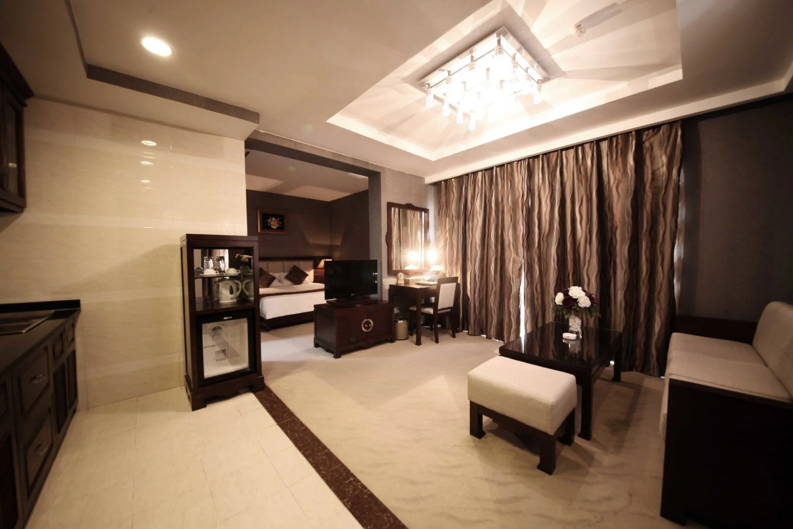 Level Hotel