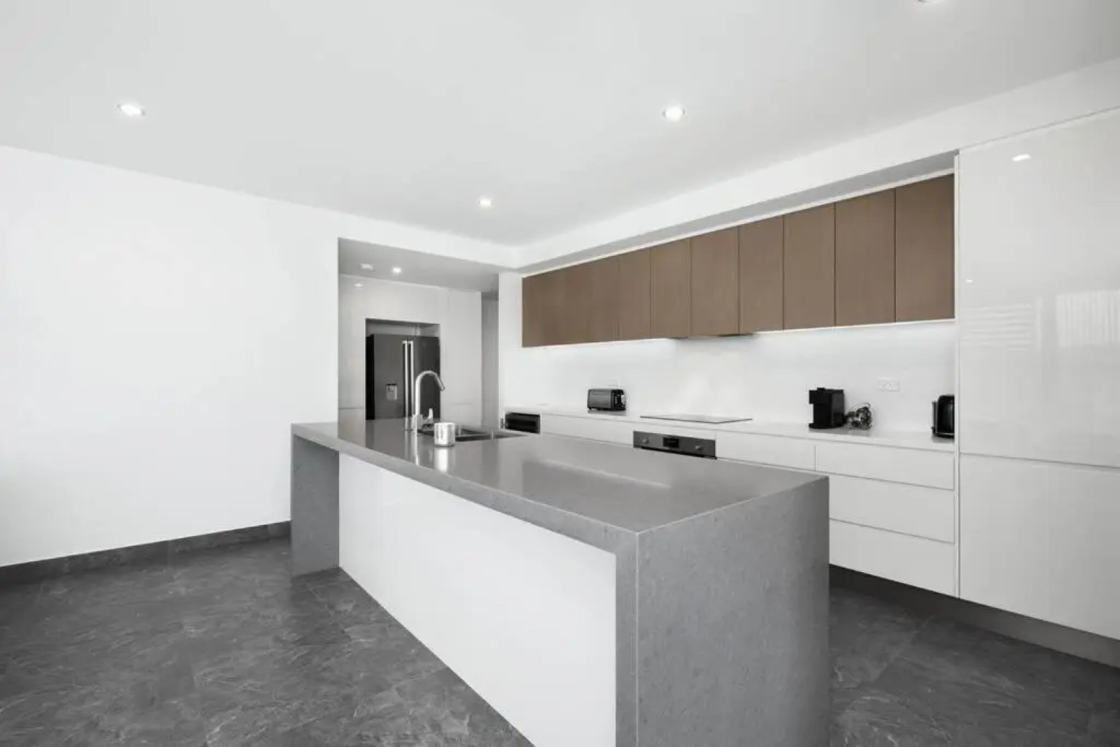 Luxury Apartment Caves Beach 4 Bed