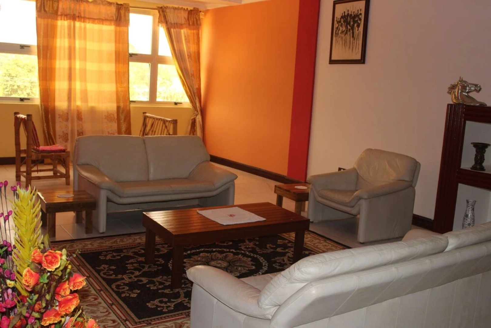 Oguaa Apartments & Lodging