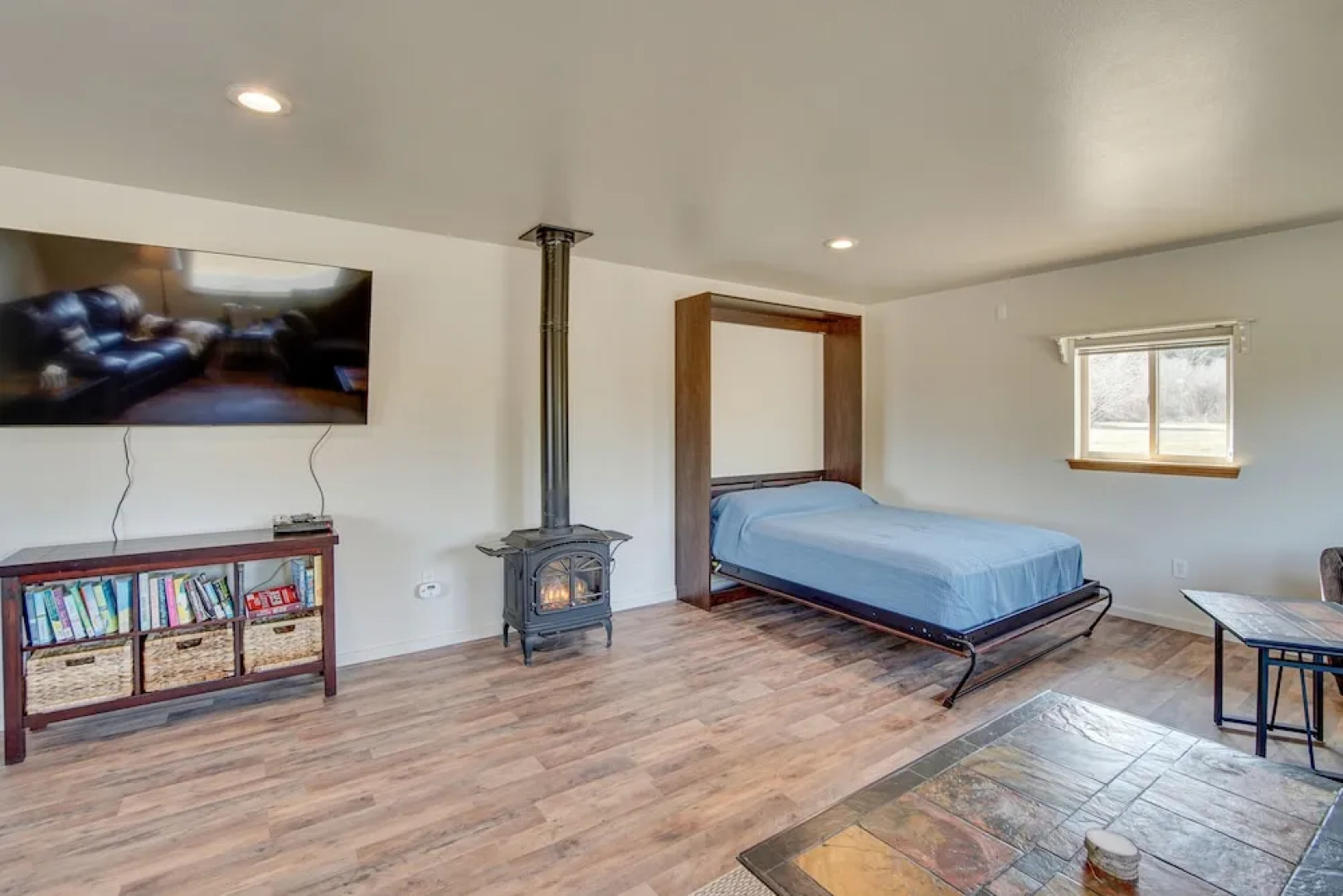 Charming Cle Elum Home w/ Patio: 5 Mi to Dtwn!