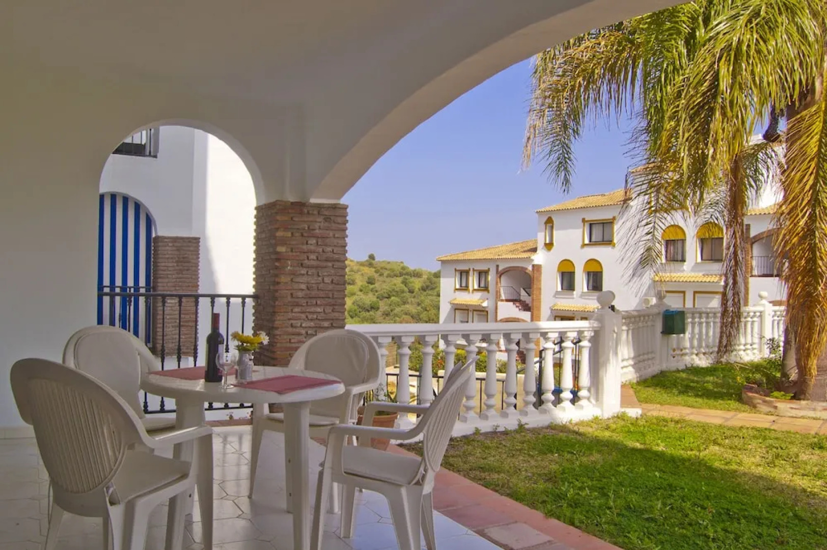 Spacious 2 Bed Apartment in Calahonda