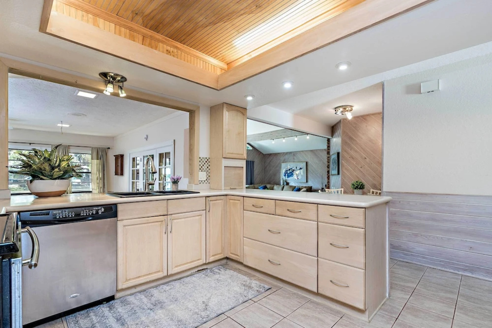 Sunny Waterfront Home by West Palm w/ Hot Tub!