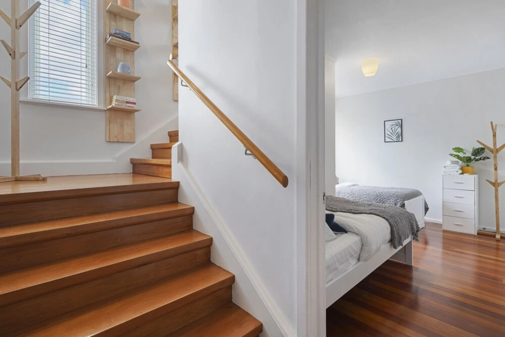 Amazing Home By Beach - Aircon-ed