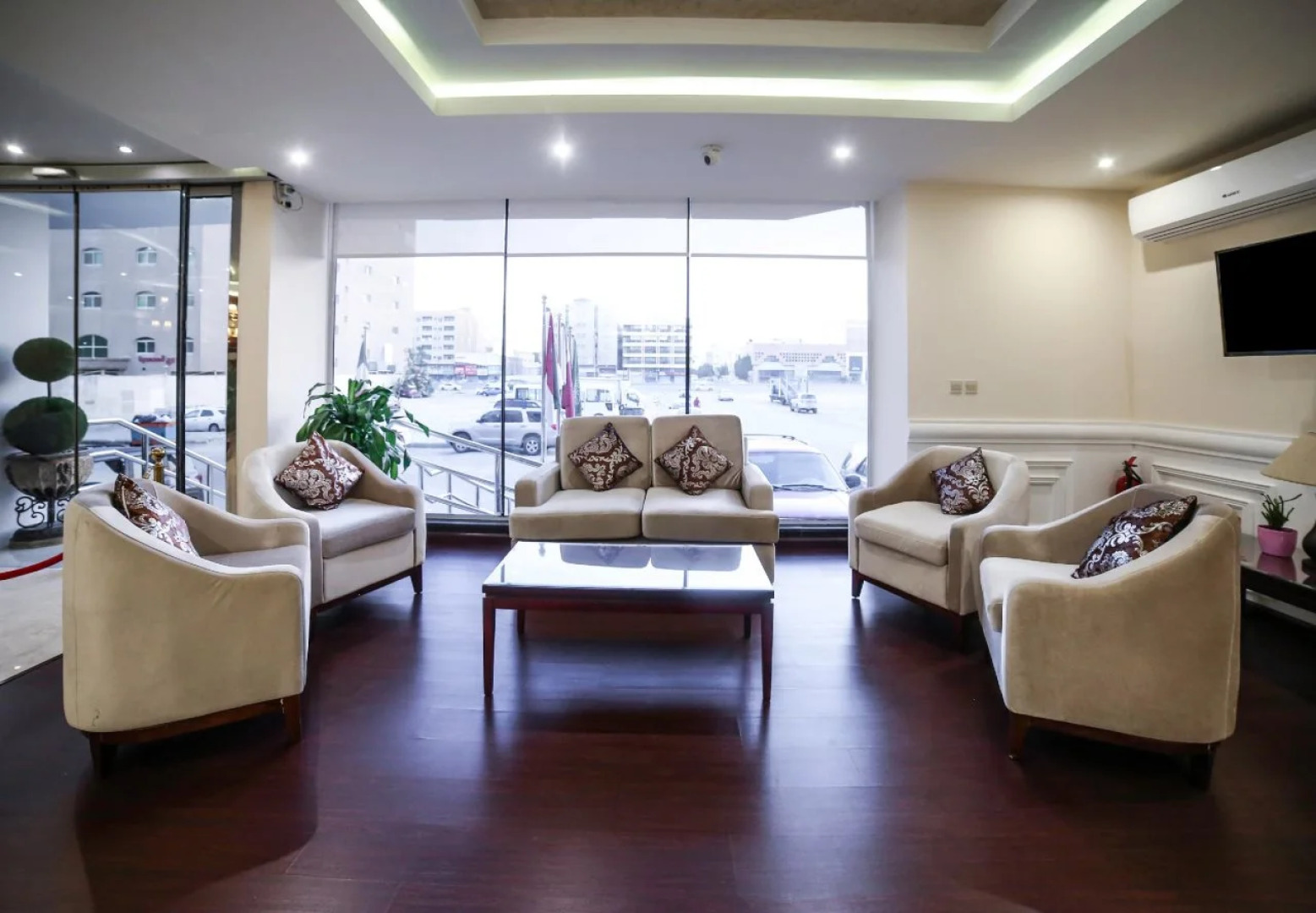 OYO 130 Night Inn Hotel